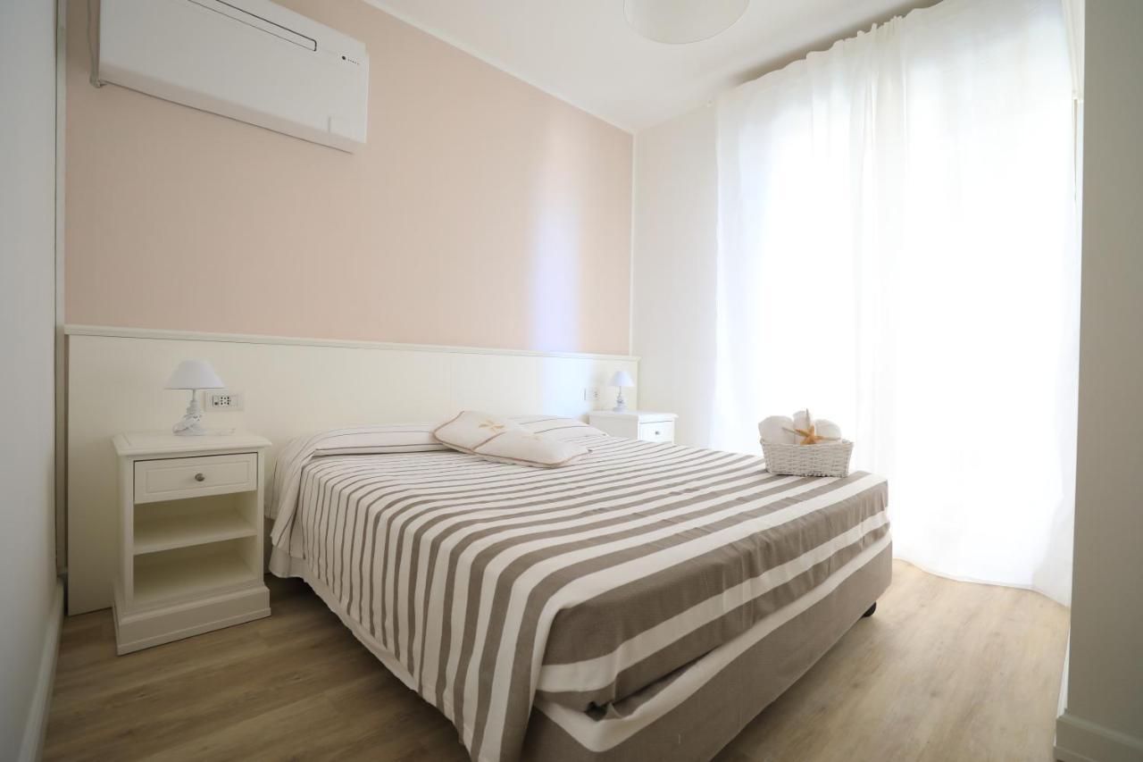 Hotel Continental Pietra Ligure Bagian luar foto