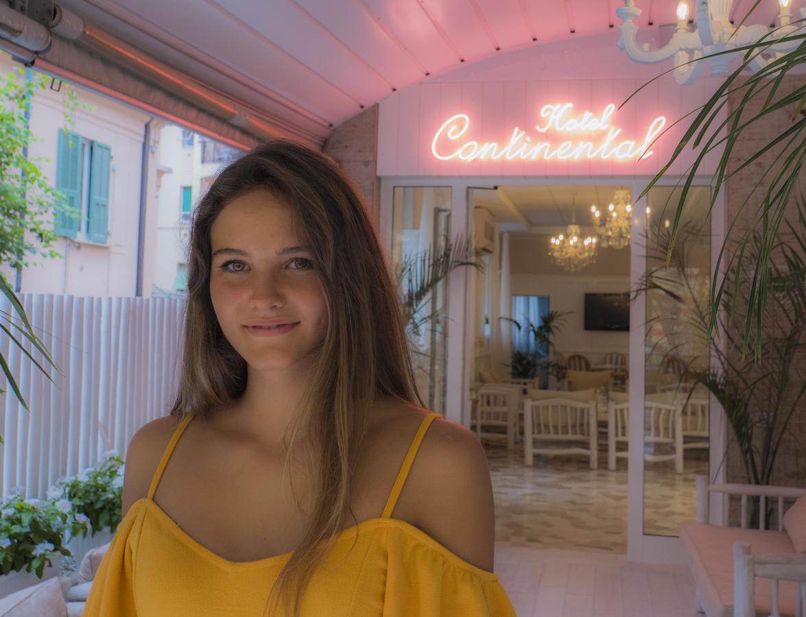 Hotel Continental Pietra Ligure Bagian luar foto
