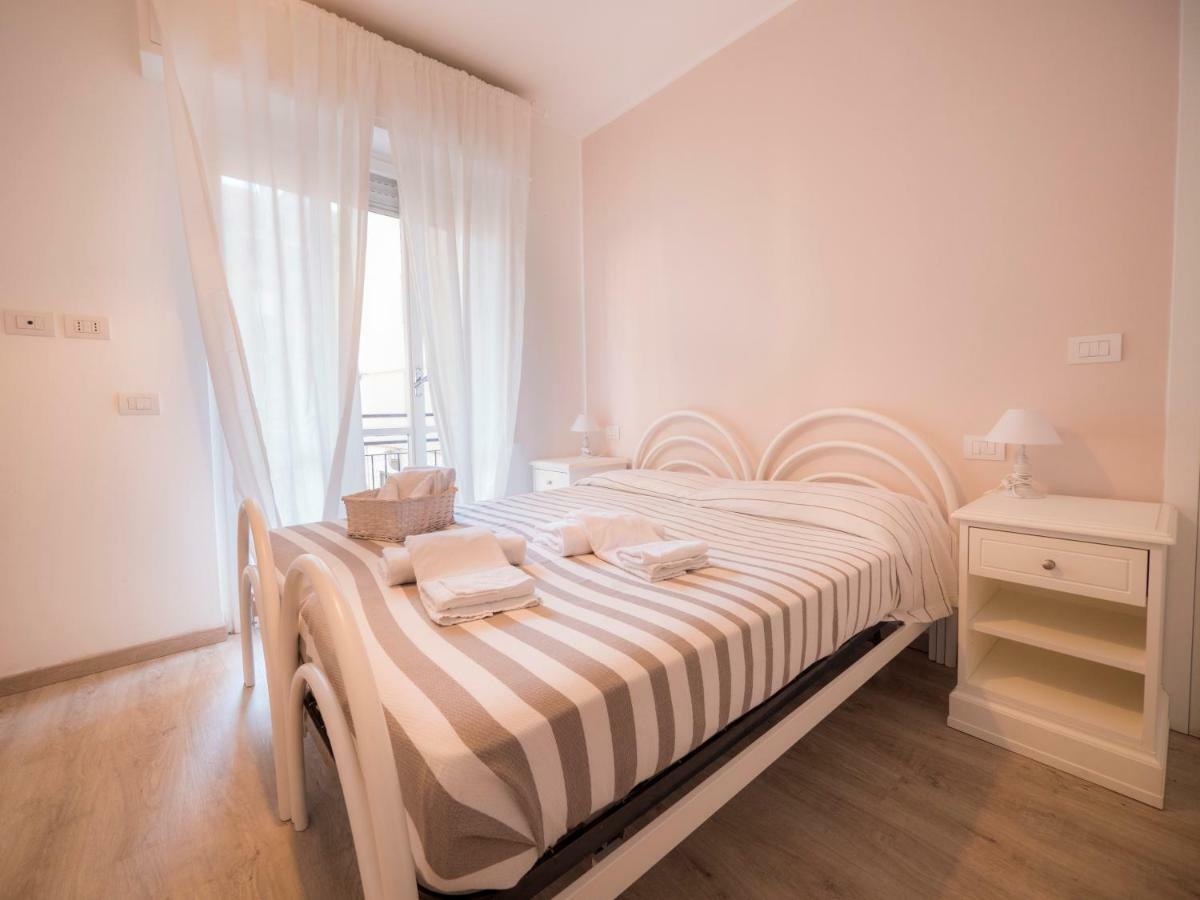 Hotel Continental Pietra Ligure Bagian luar foto